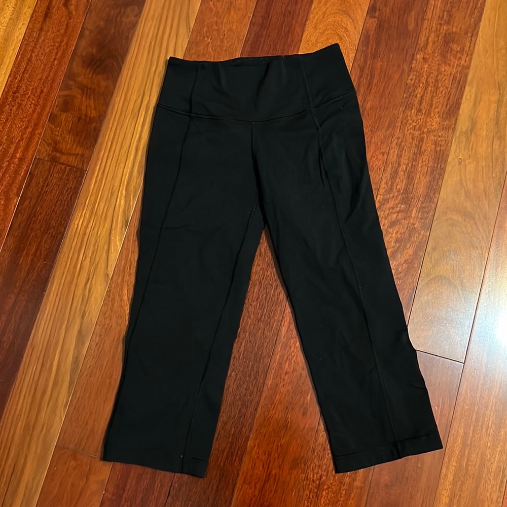 LULULEMON cropped pants